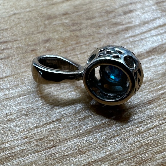 Blue Diamond pendant (new) - Picture 4 of 10